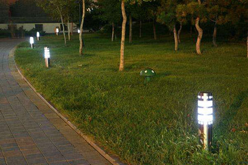 solar powered LED lawn light